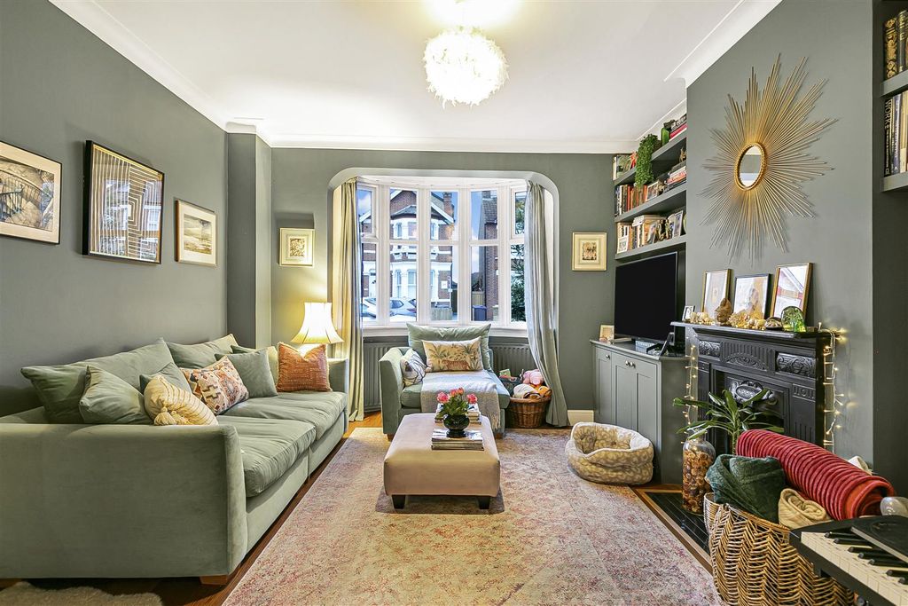 Property photo 2 of 20