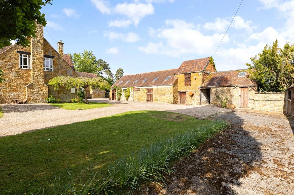 Property photo 2 of 20 Annexe