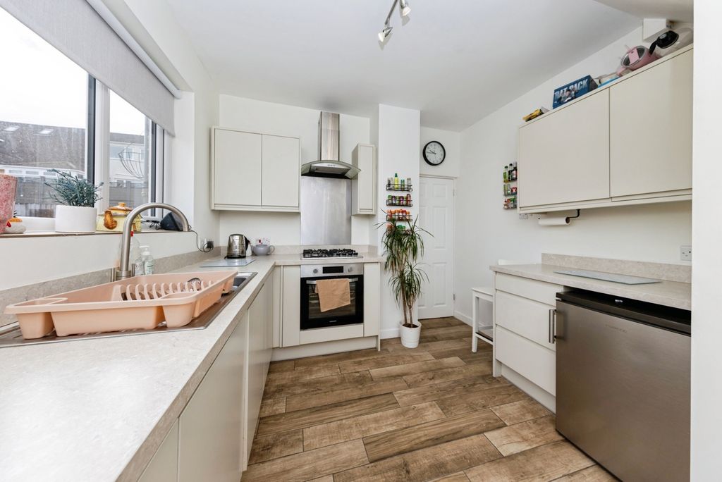 Property photo 2 of 25 Pbox-Img.Jpg