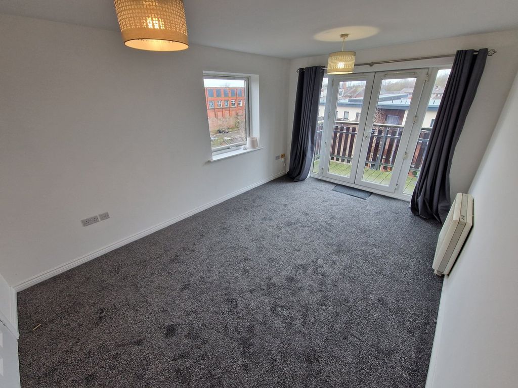 Property photo 2 of 8