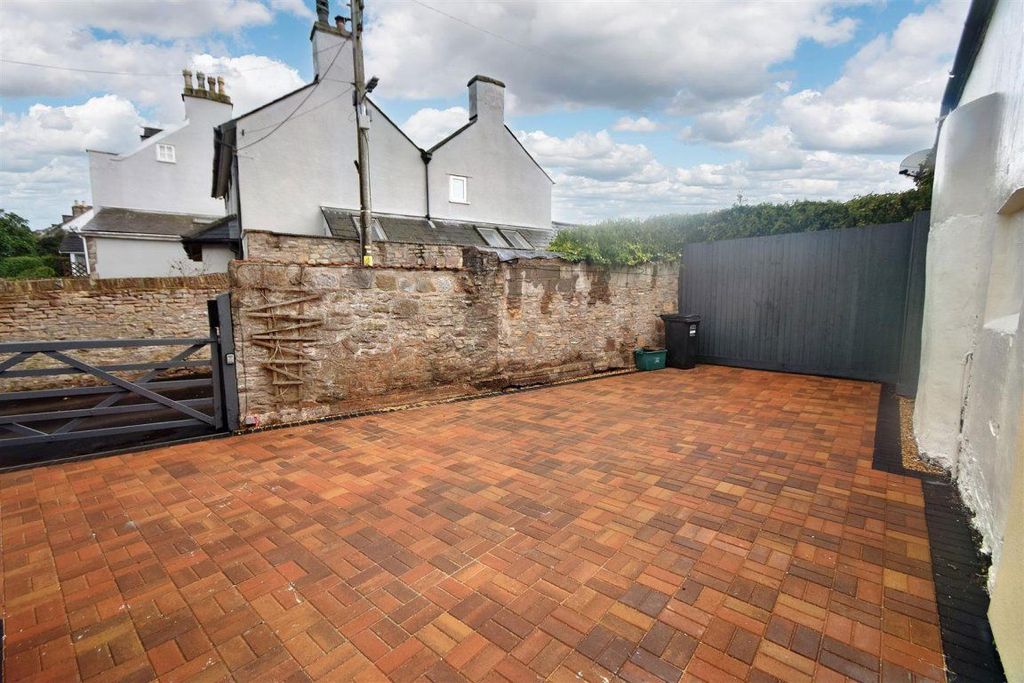 Property photo 3 of 14