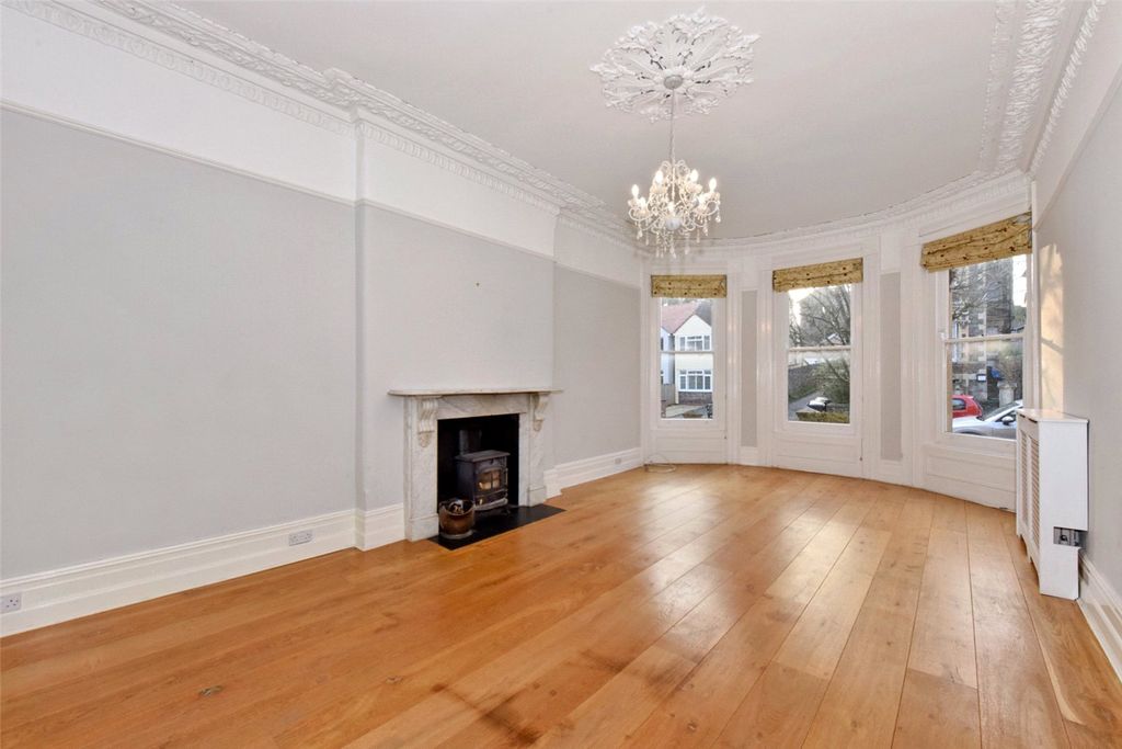 Property photo 2 of 19 Reception