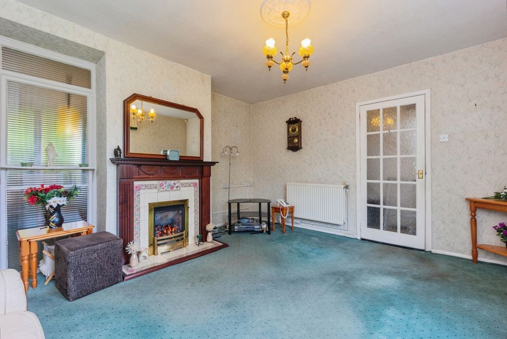 Property photo 3 of 17 Photo