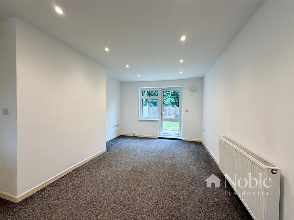 Property photo 3 of 12 Reception Area