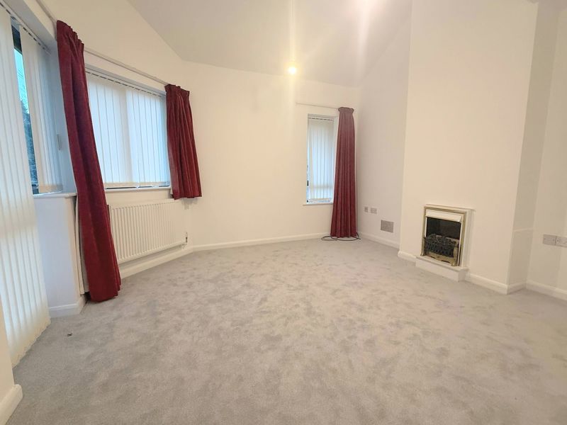 Property photo 3 of 7 Photo 6