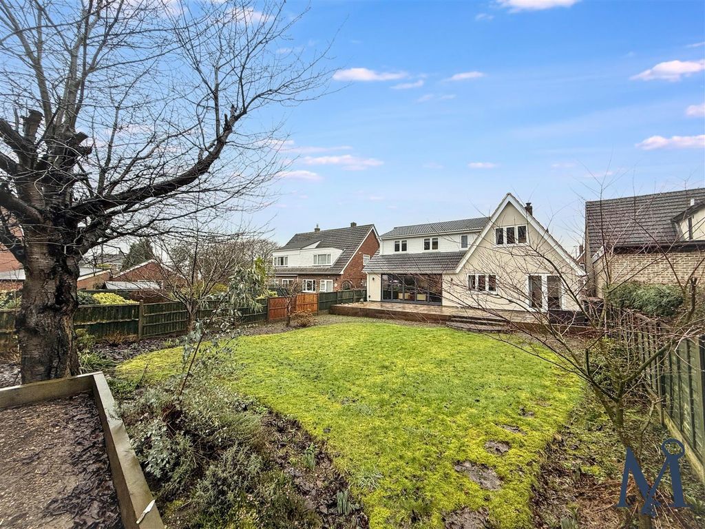 Property photo 1 of 32 Rear Garden