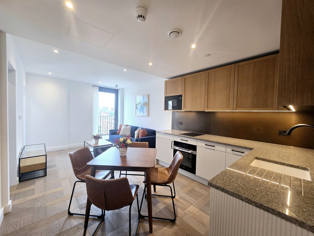 Property photo 1 of 10 Nelsons Are Proud To Present This Stunning One Bedroom Apartment Located Within Boxwood Gardens, Part Of The Iconic London Dock Developmentms And En-Suite Shower Wet Room. Floor To Ceiling Windows Throughout Allow Natural Light To Flood The Apartment And
