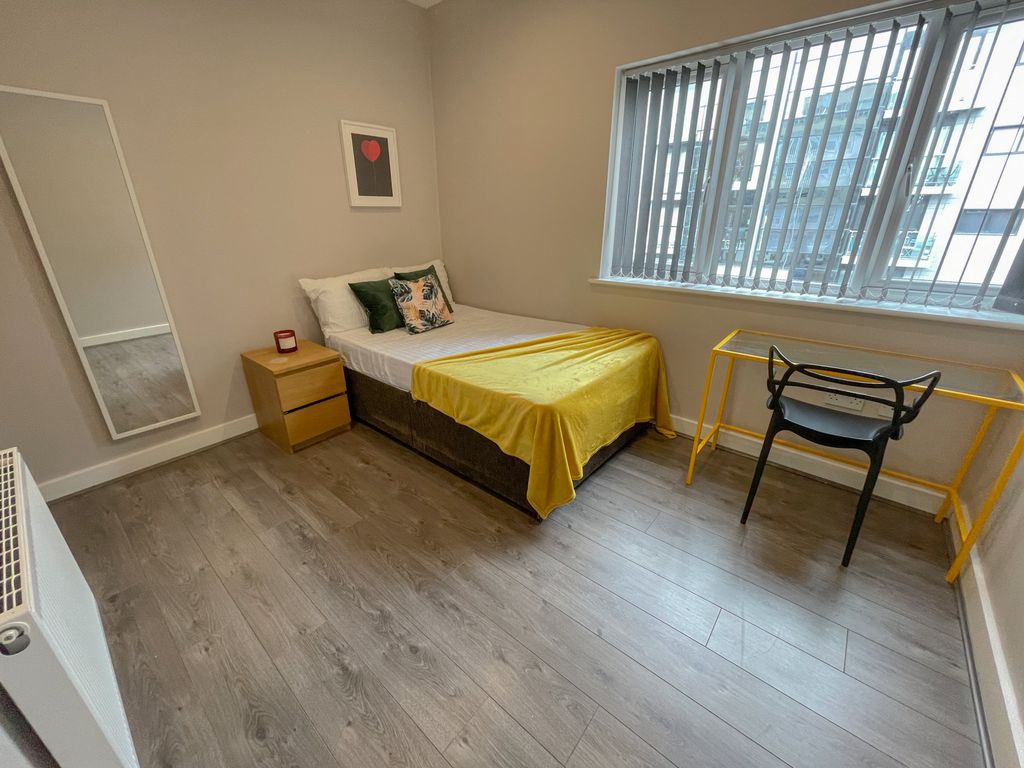 Property photo 3 of 8 3