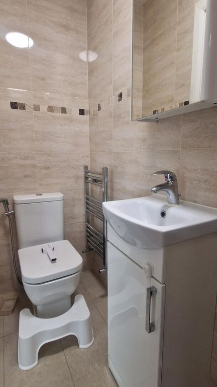 Property photo 2 of 8 Bathroom