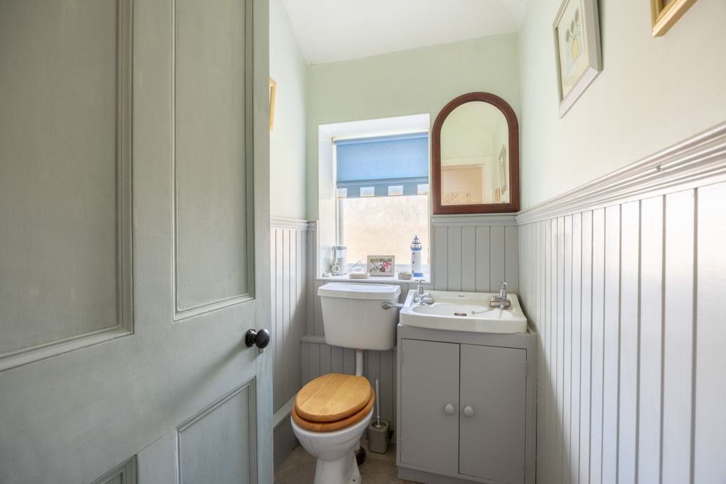 Property photo 2 of 48