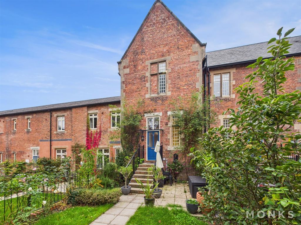 Property photo 1 of 15 Cam01348G0-Pr0768-Still002.Jpg