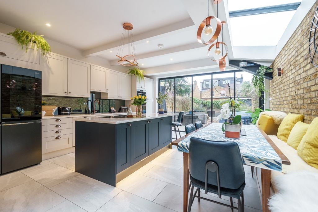 Property photo 1 of 24 32_St_Kilda_Rd__0002