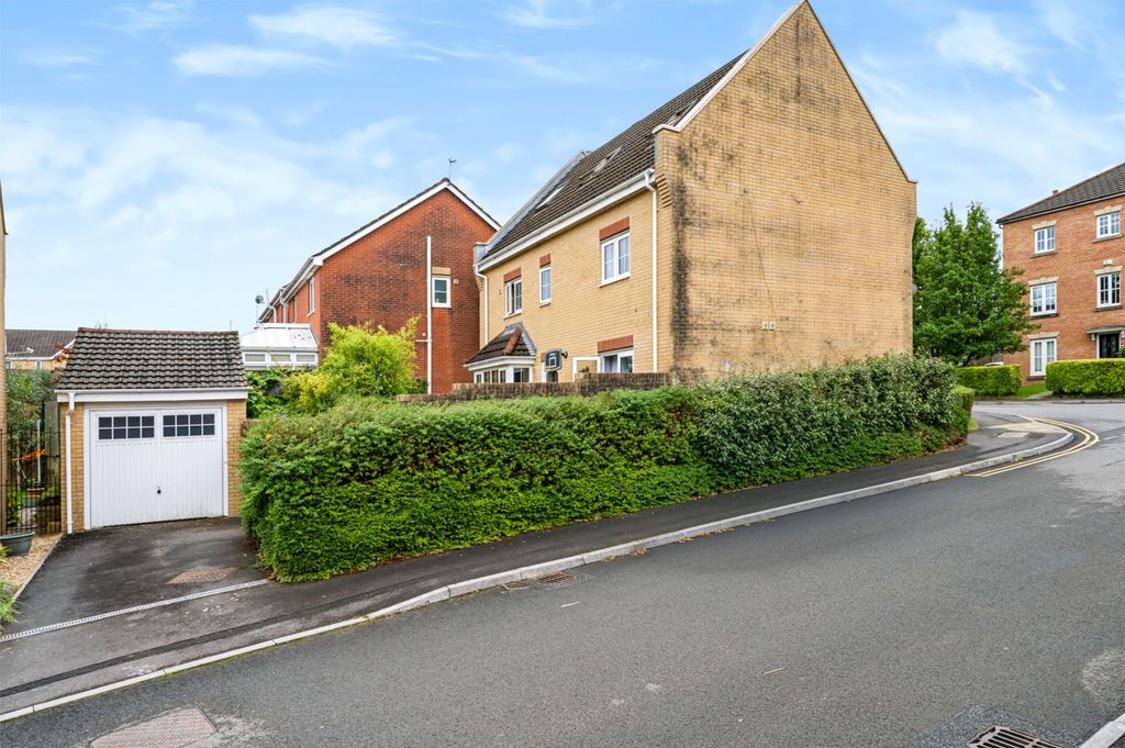 Property photo 2 of 41