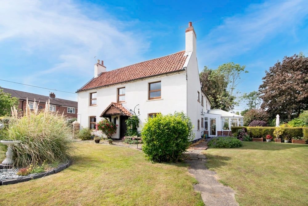 Property photo 1 of 32