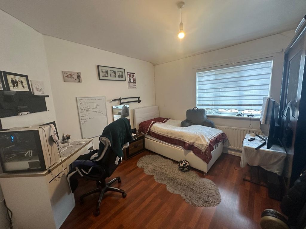 Property photo 3 of 13 Photo 5