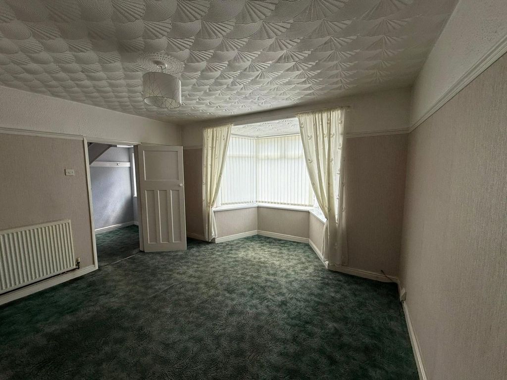 Property photo 3 of 13 Picture No. 12
