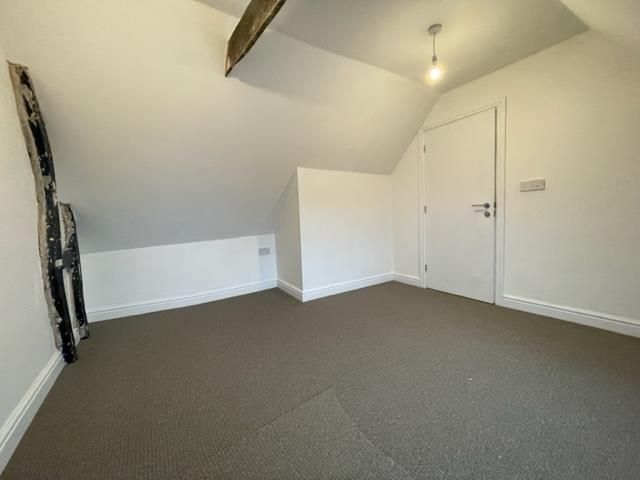 Property photo 3 of 6 Bedroom