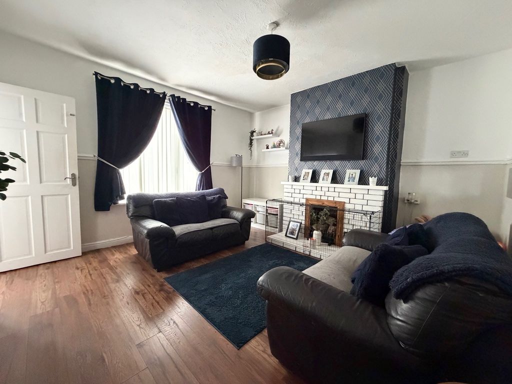 Property photo 3 of 12