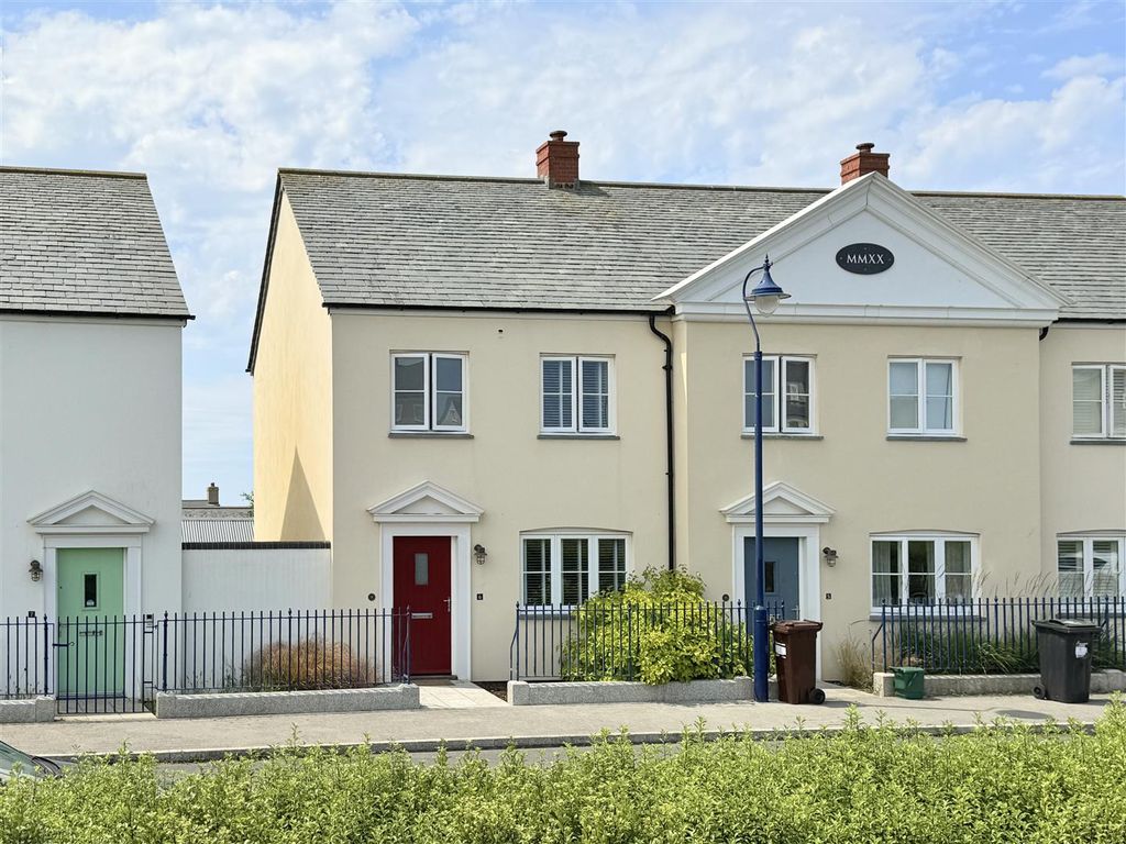 Property photo 1 of 28