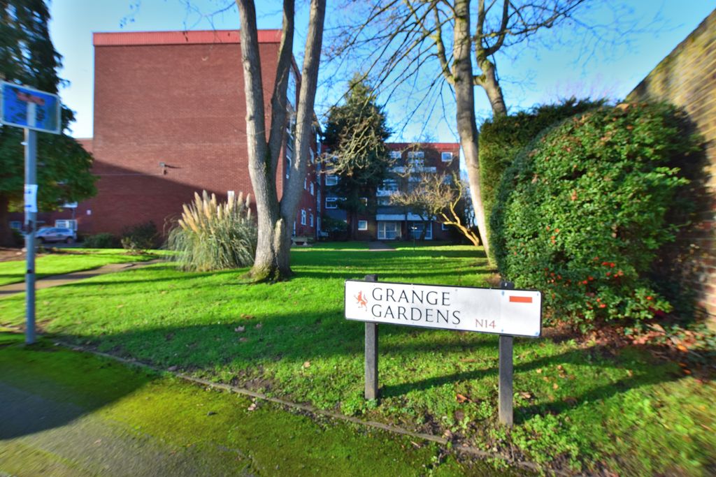 Property photo 2 of 9 Outside