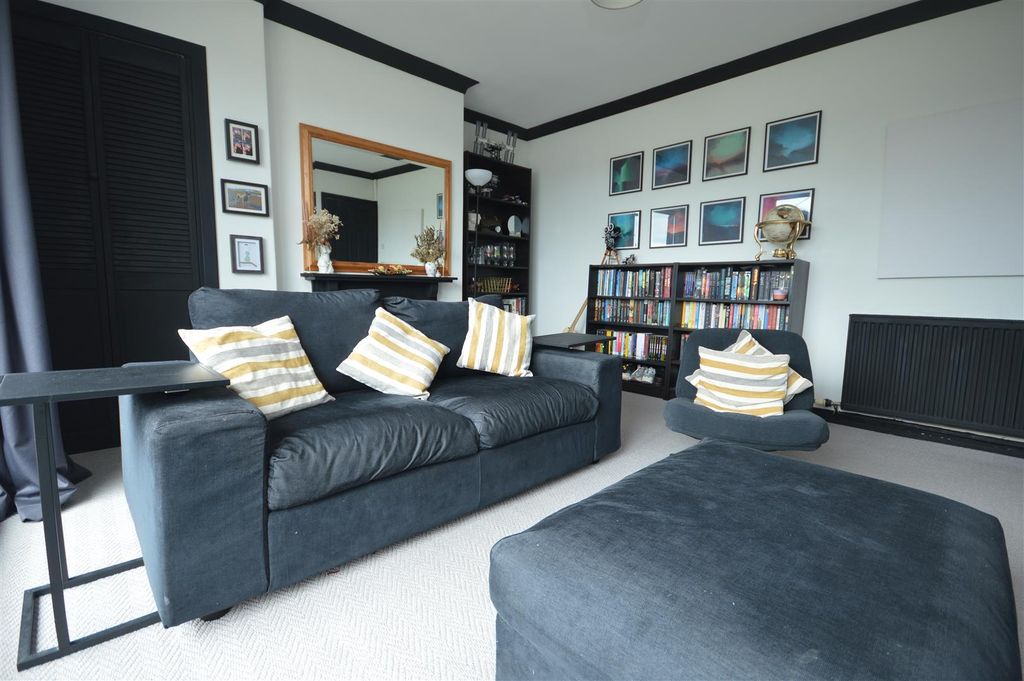 Property photo 3 of 12 4.Jpg