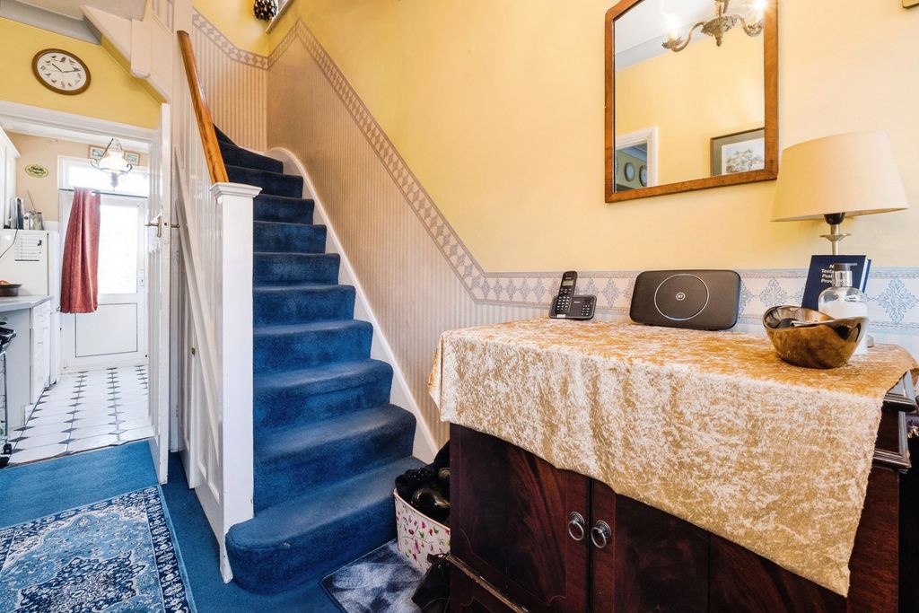 Property photo 3 of 17 Pbox-Img.Jpg