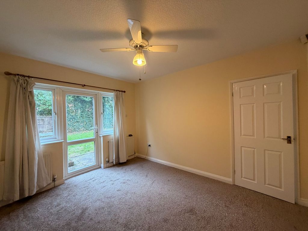 Property photo 2 of 26