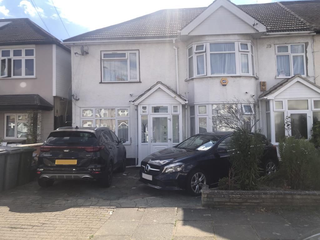 Property photo 2 of 3 Outside View