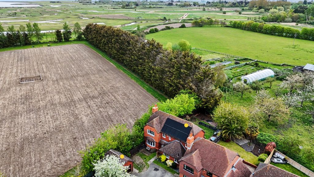 Property photo 1 of 37 4901170