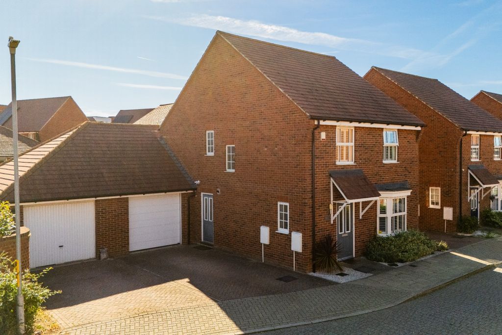 Property photo 1 of 21 5571800