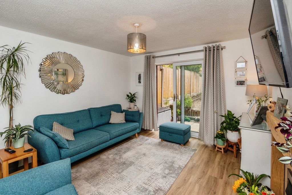 Property photo 3 of 19 Pbox-Img.Jpg
