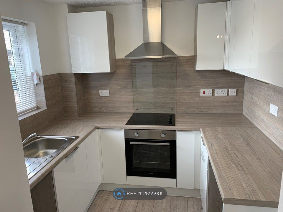 Property photo 2 of 9 Kitchen