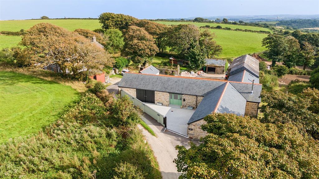 Property photo 2 of 18