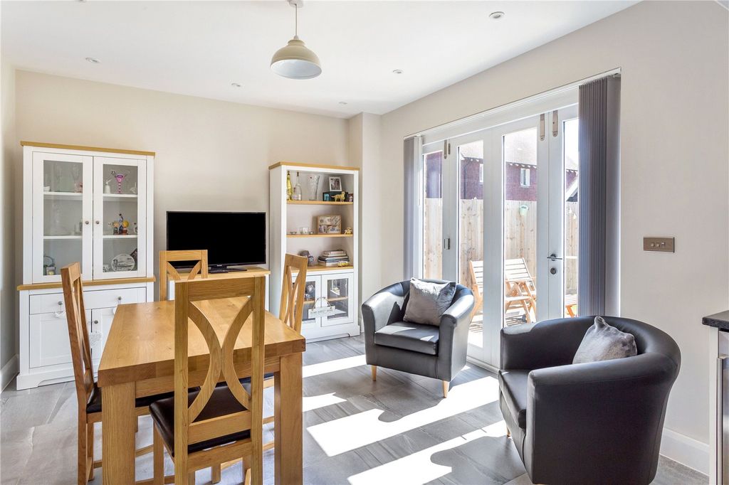 Property photo 3 of 16 Sitting/ Dining Room