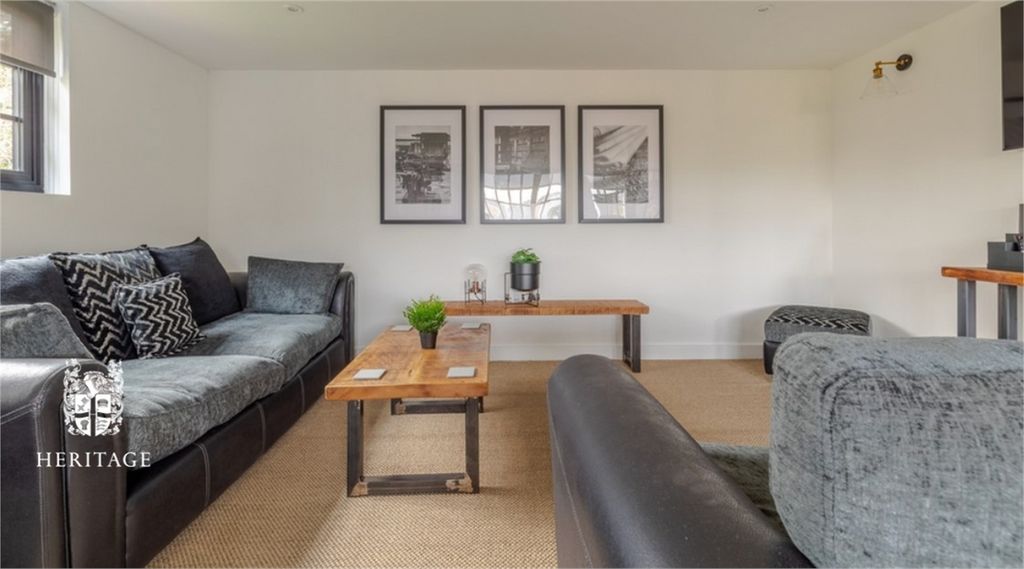 Additional image 4 of 2 bed flat to rentKings Road, Halstead CO9