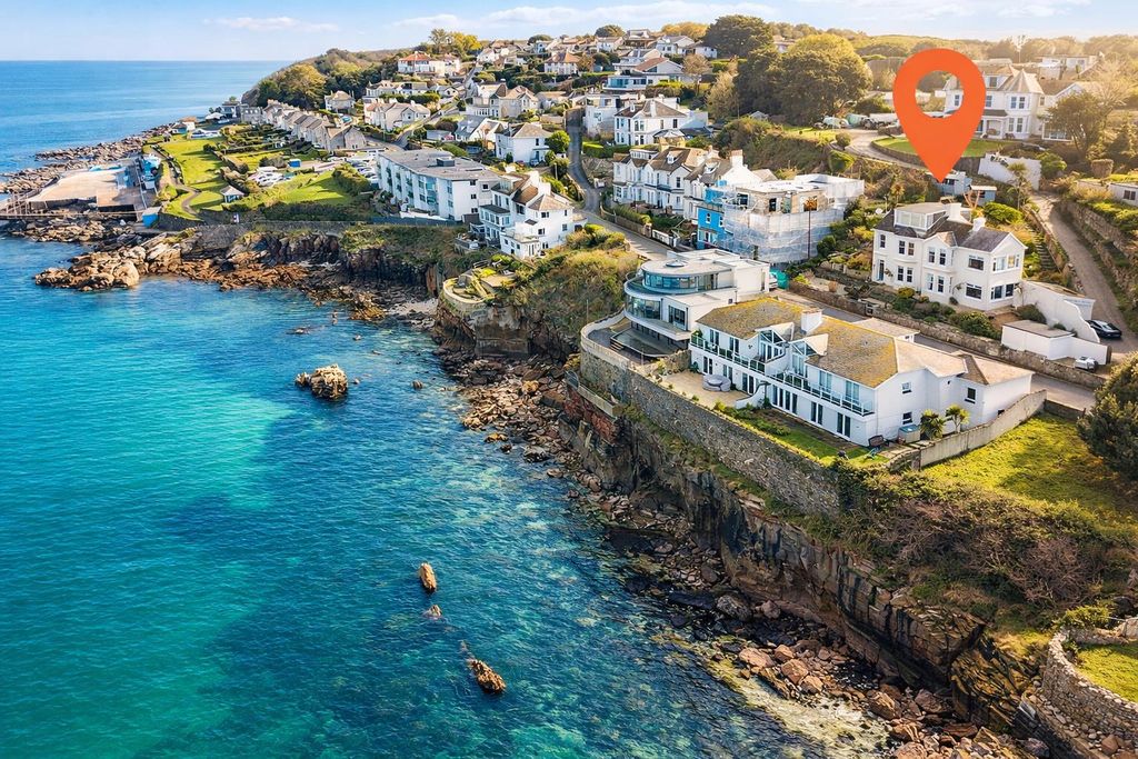 Property photo 2 of 29 Headland.Png