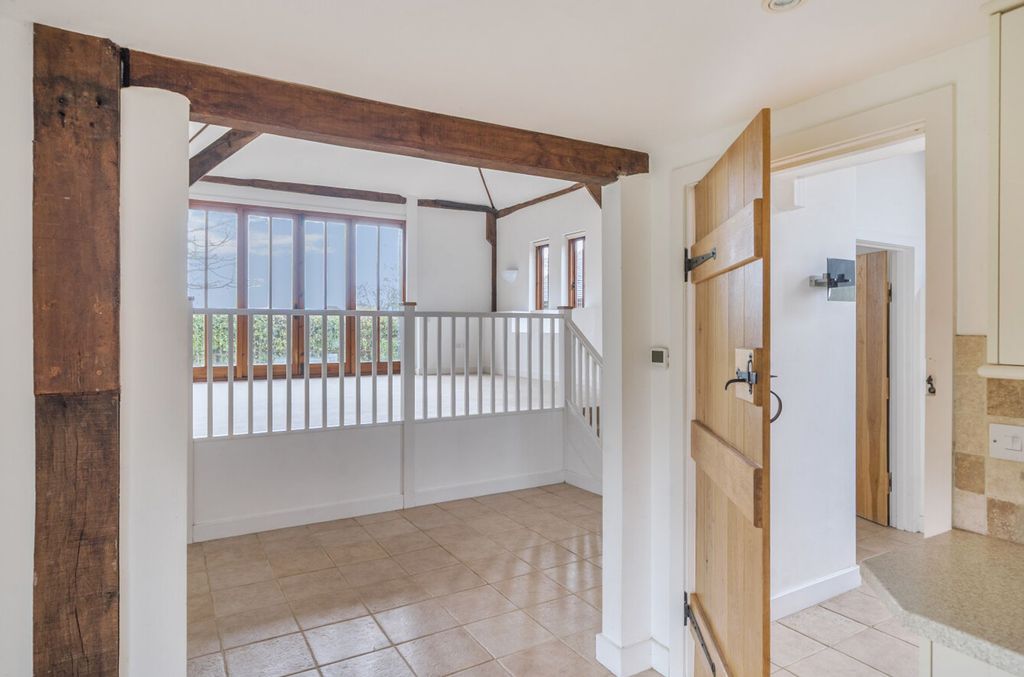 Property photo 3 of 24