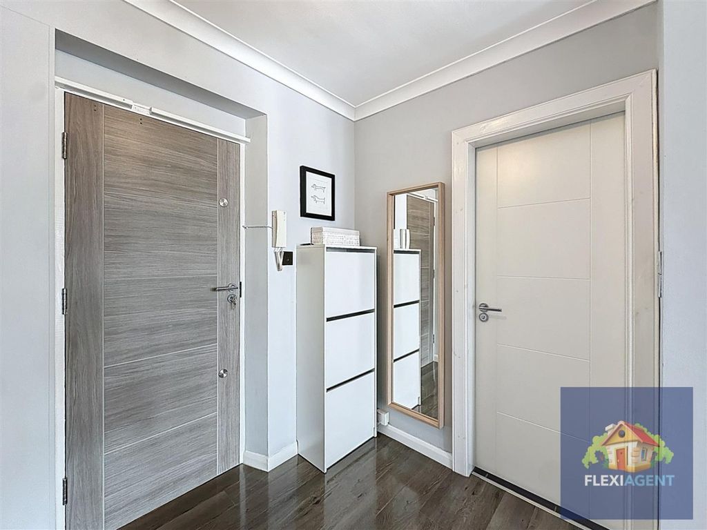 Property photo 3 of 22 4385904