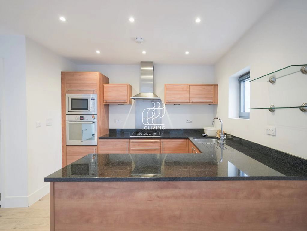 Property photo 1 of 7 Ellesmere Court Fulham Road London, Sw10