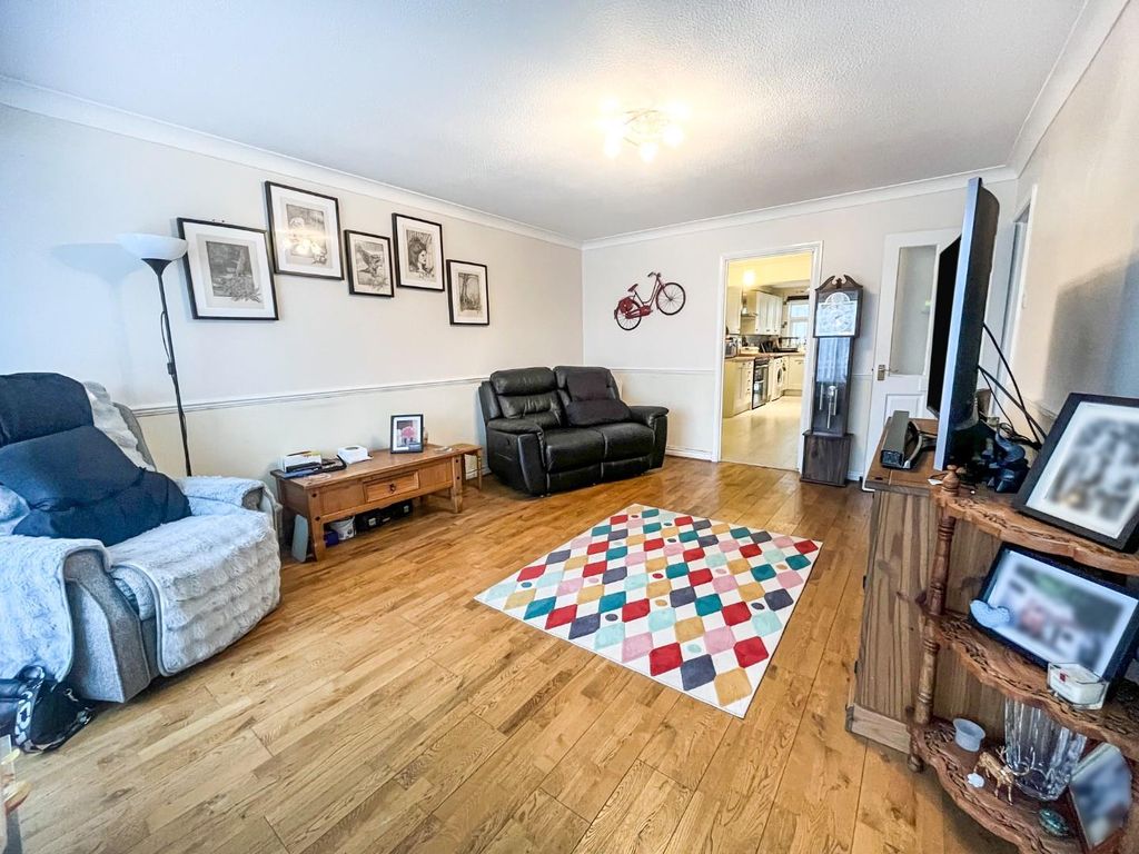 Property photo 3 of 16 Tlc_d82d3Ac4-Ff7B-45B0-Bd44-97Aa561Bbe6B_2774939.J