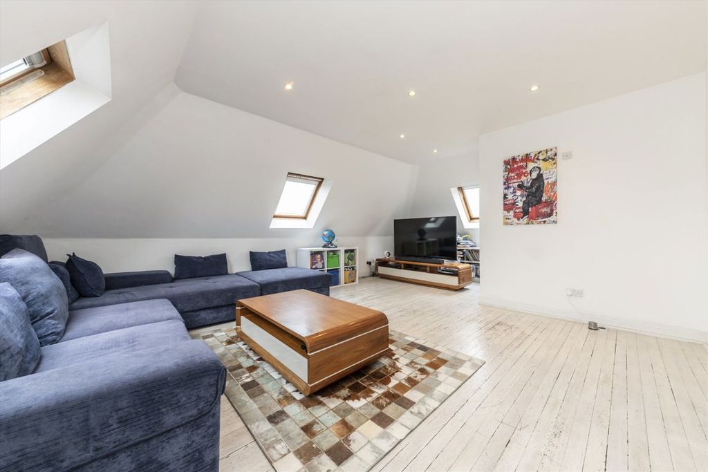 Property photo 2 of 6