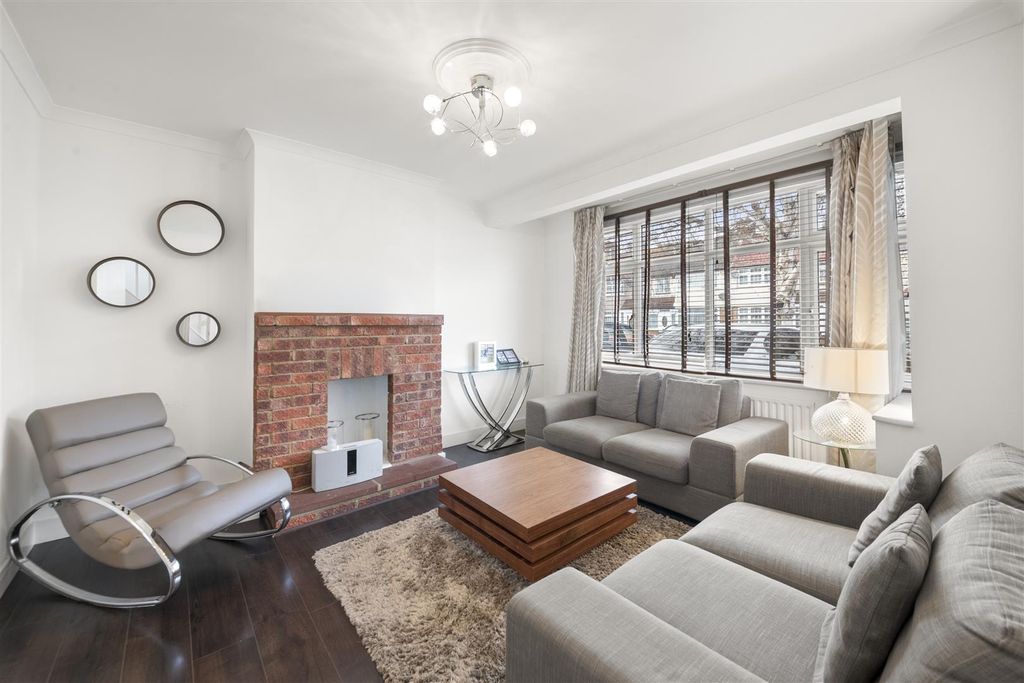 Property photo 3 of 21