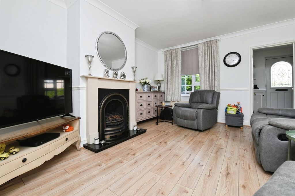 Property photo 2 of 12