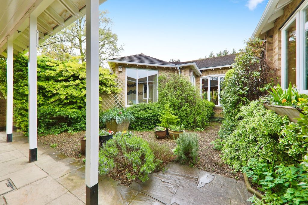 St. Giles Croft, Beverley HU17, 4 bed detached house for sale, £ ...