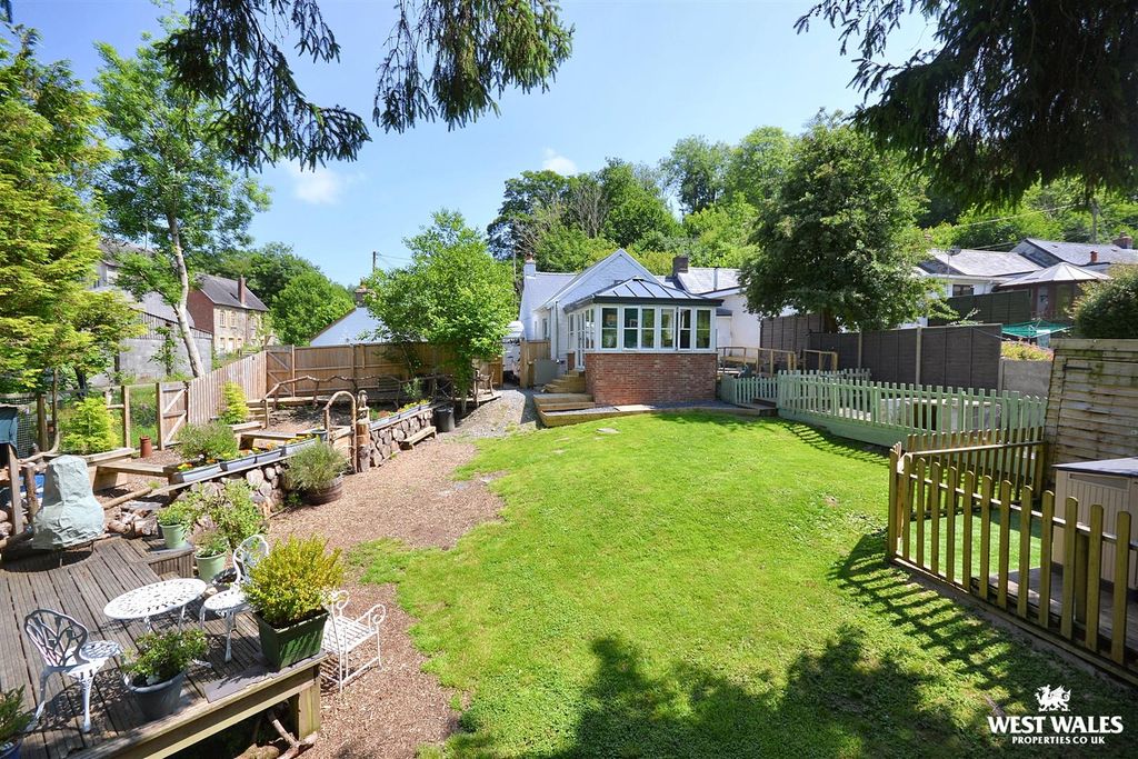 Property photo 2 of 28 Rear Garden