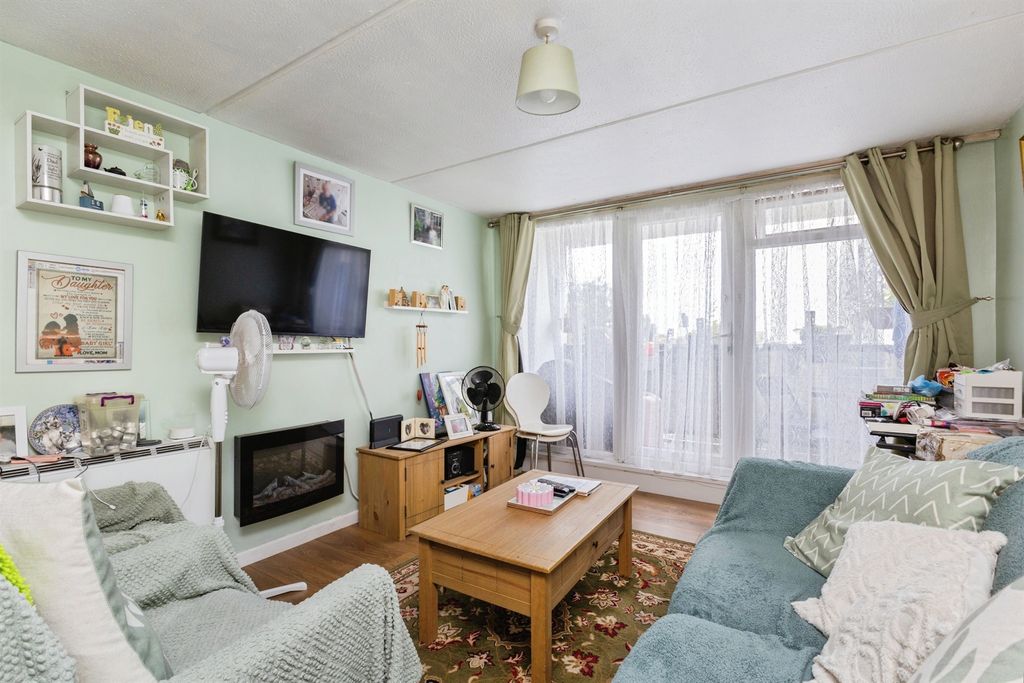 Property photo 3 of 22