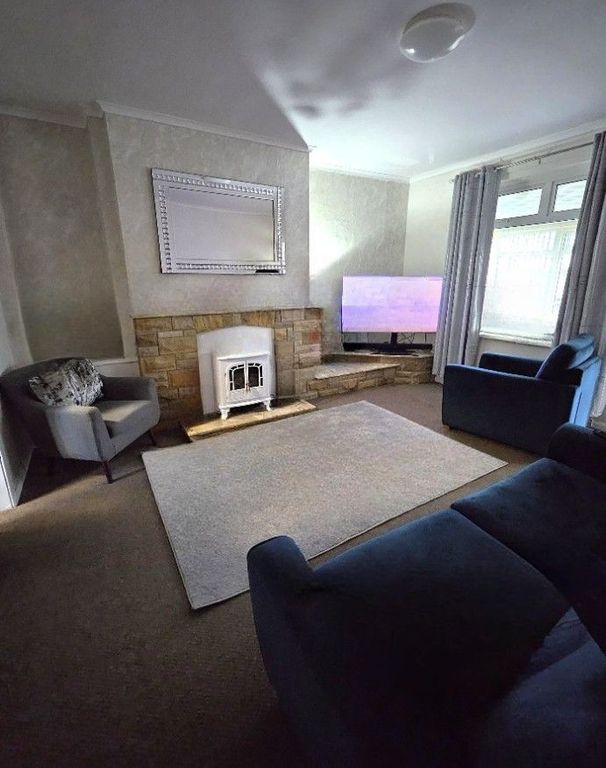 Property photo 2 of 9