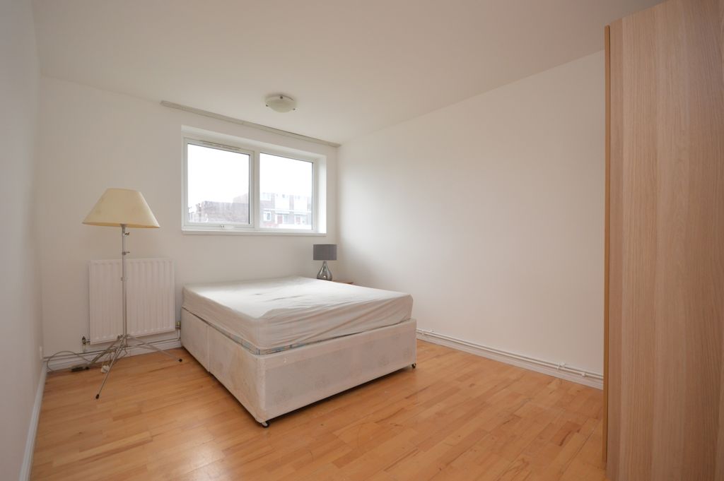 Property photo 2 of 8 Bedroom 2