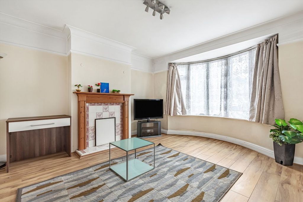 Property photo 3 of 7