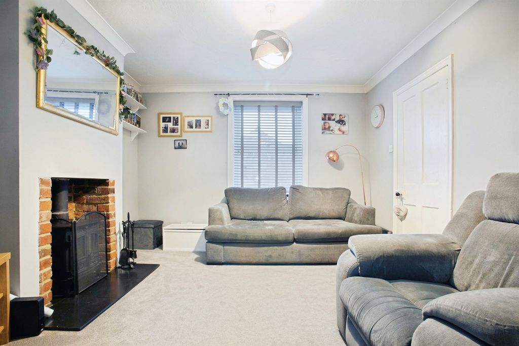 Property photo 3 of 20